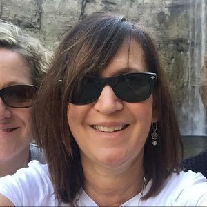 Meet your Posher, Lisa